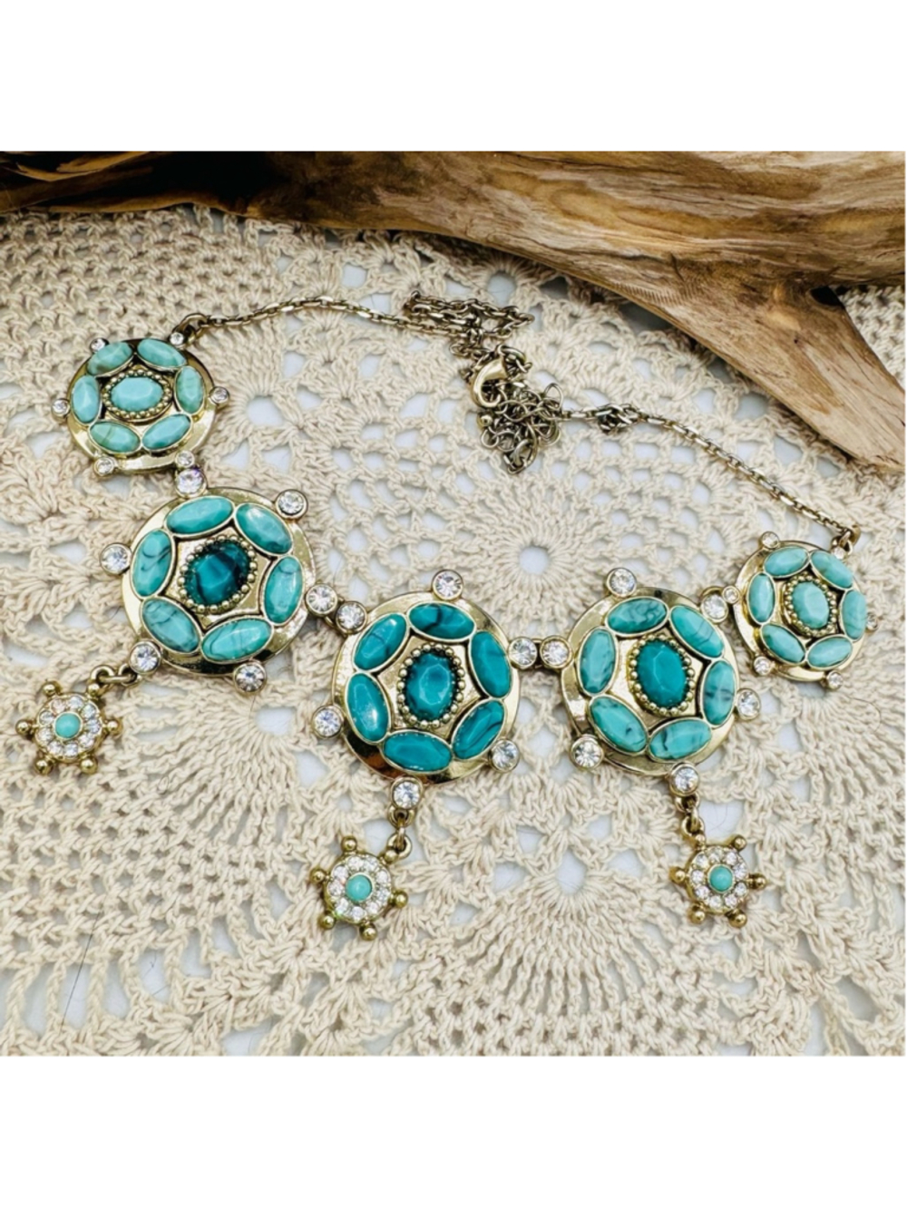 014-Fashion Turquoise Beaded Necklace with Crystals 16”, 3”